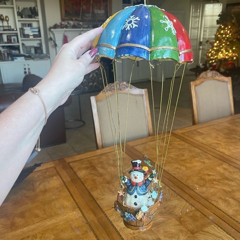 Christmas Frosty Balloon Decor